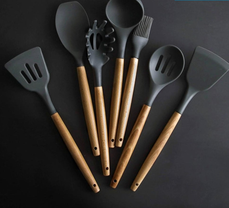 Regent Silicone And Beechwood Kitchen Utensils